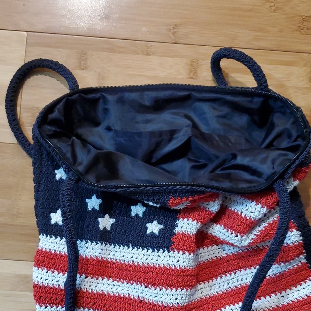 Patriotic Crocheted American Flag Bag - Picture 2 of 3